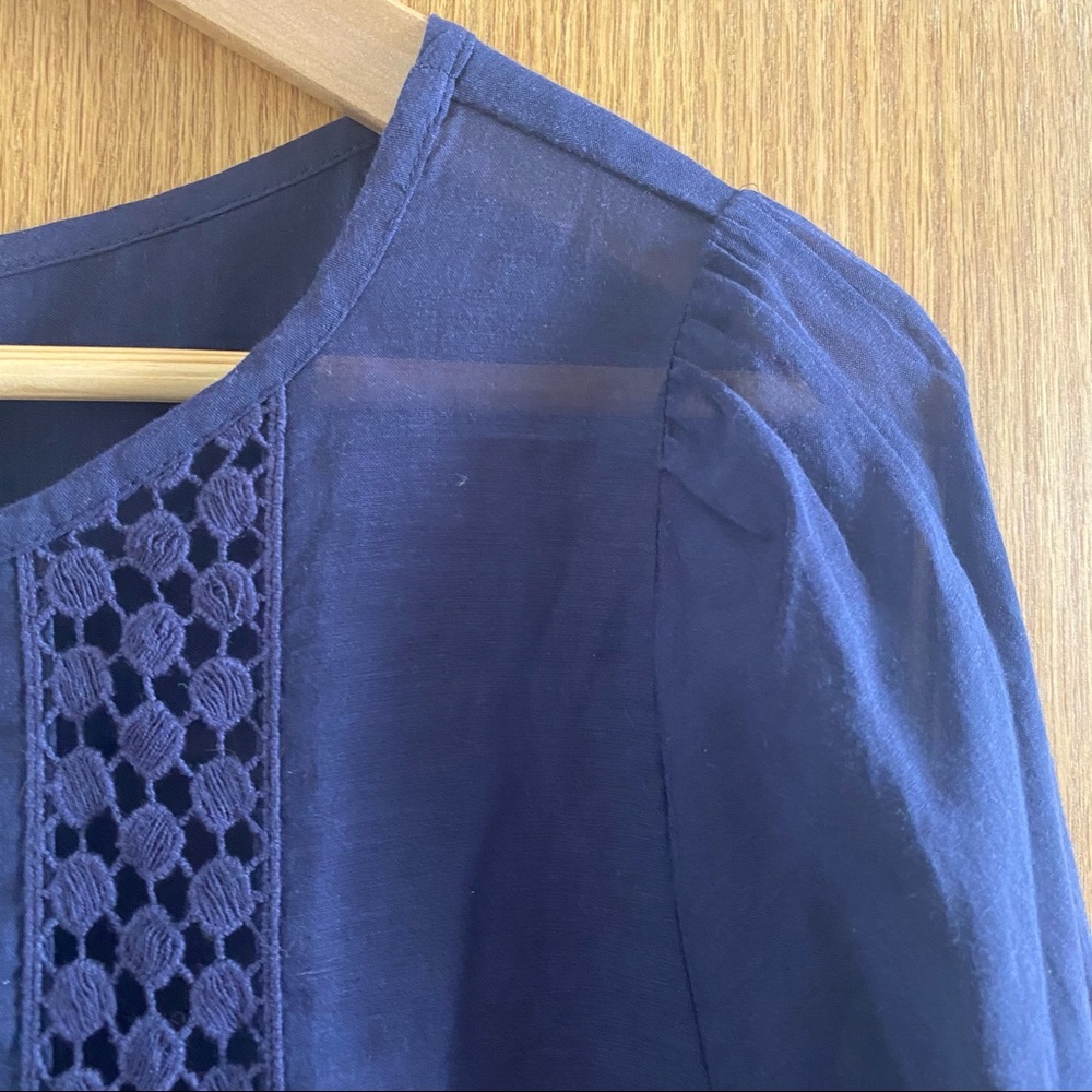 LOFT • Sheer Pleated Peasant Top Cutout Detail - L - Picture 6 of 16